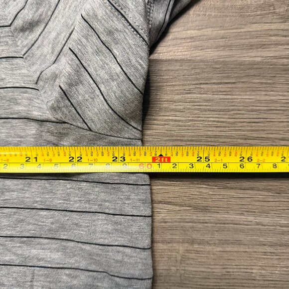 Lululemon Women's Love Tee Short Sleeve V-Neck T-Shirt - Grey/Black Stripe - Picture 4 of 5